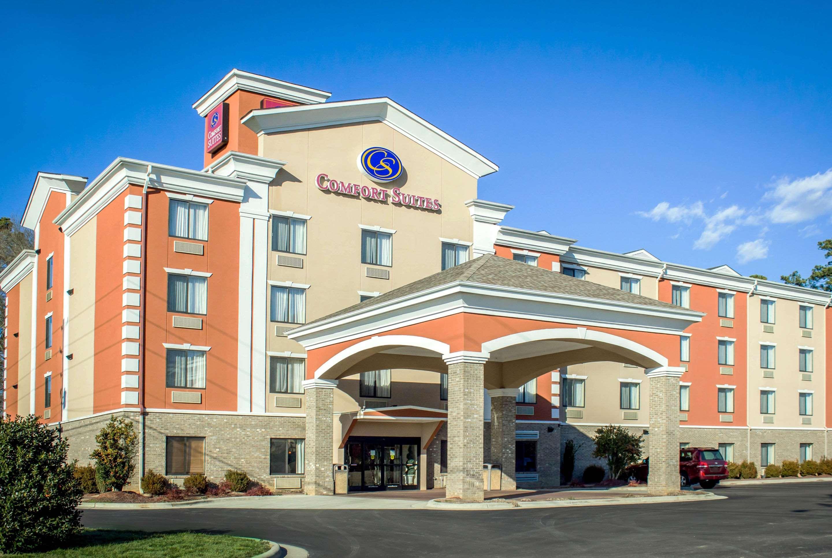 Comfort Suites Sanford Exterior photo